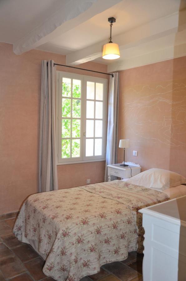Le Jas Des Parpaillous LʼIsle-sur-la-Sorgue Exterior foto